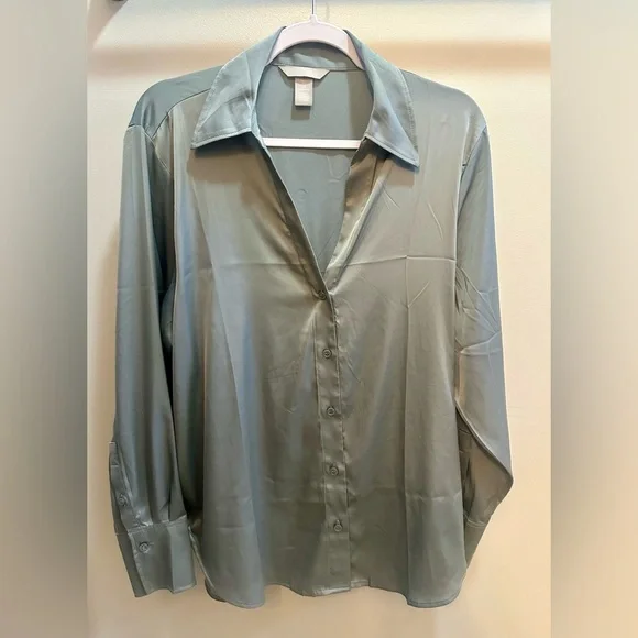 H&M Satin Blouse in Sage Green Button Up Workwear Size L - Picture 2 of 6